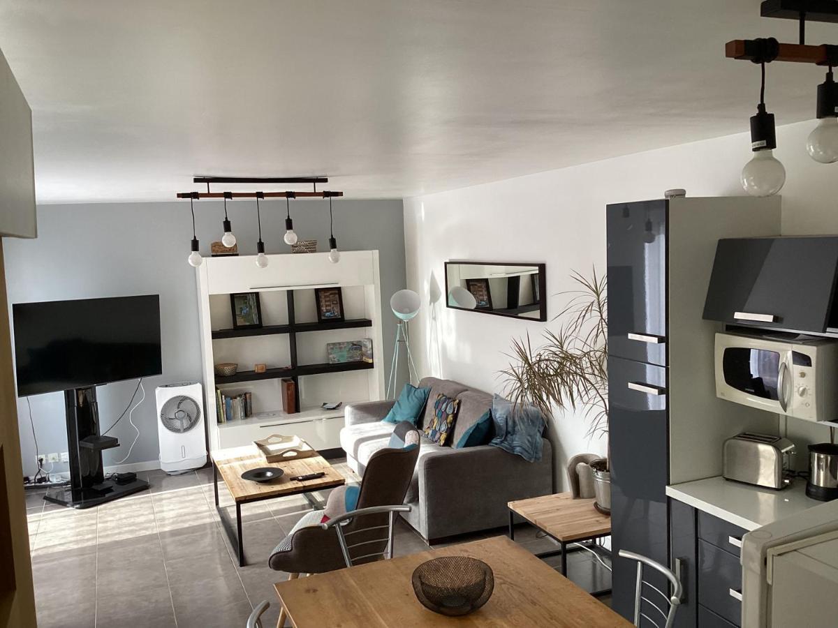 Joli Appartement 50 M2 Classe 3 Etoiles Avec Terrasse Et Jardin 拉罗歇尔 外观 照片