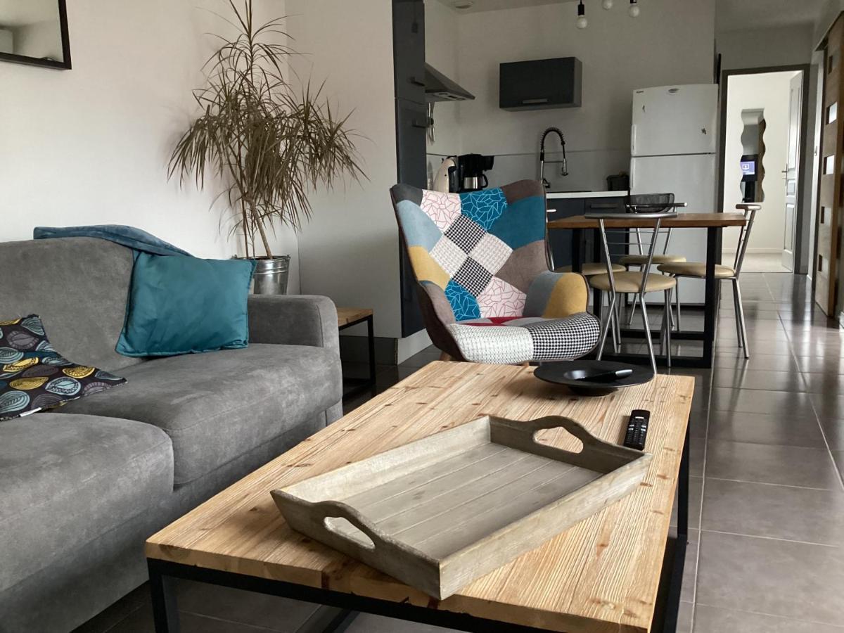 Joli Appartement 50 M2 Classe 3 Etoiles Avec Terrasse Et Jardin 拉罗歇尔 外观 照片
