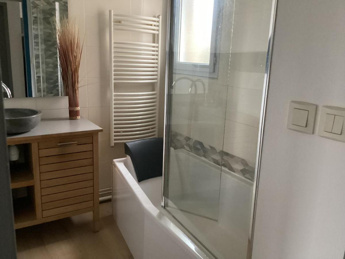 Joli Appartement 50 M2 Classe 3 Etoiles Avec Terrasse Et Jardin 拉罗歇尔 外观 照片